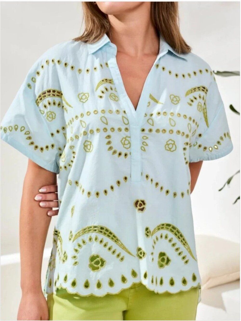 Anthropologie Maeve Embroidered Eyelet Boxy Cotton Blouse Shirt size XS